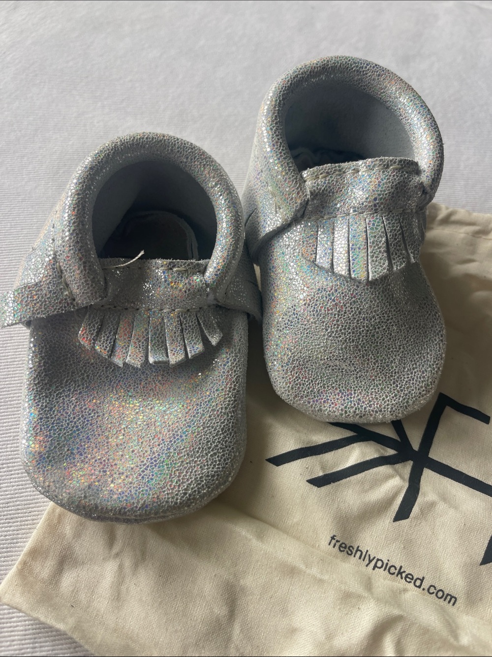 NWOT Freshly Picked Size 2 Silver Holographic Moccasins - Picture 2 of 8